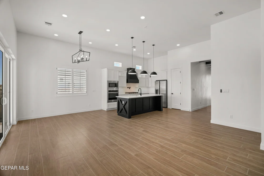 Photo of 15052 Laura Lane