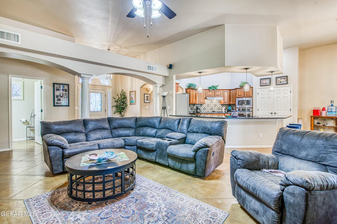Photo of 5800 ANGEL Street