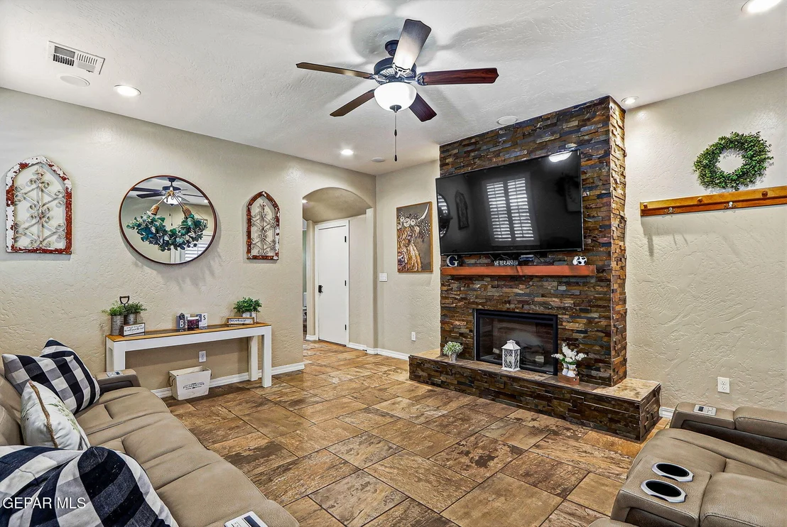 Photo of 326 Silverhill Place