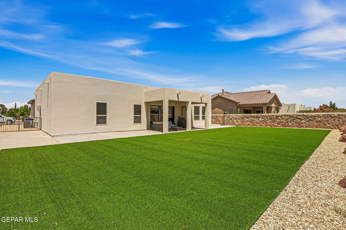 Photo of 5884 Valle Sonar Avenue