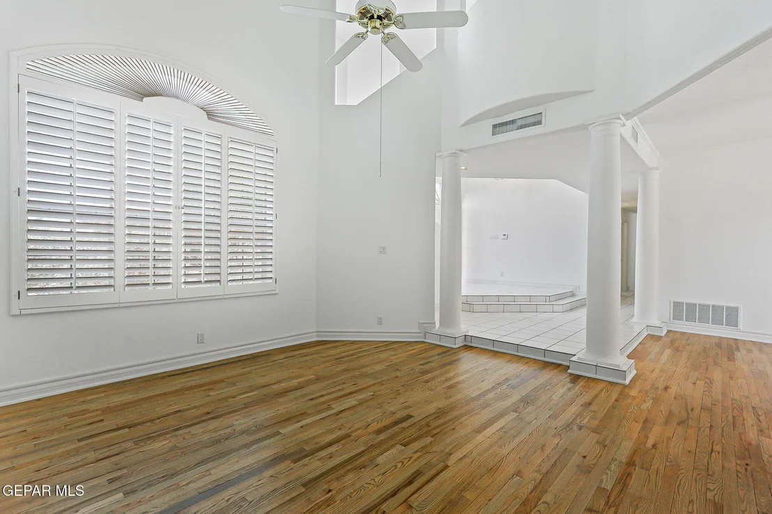 Photo of 5566 Buckley Drive