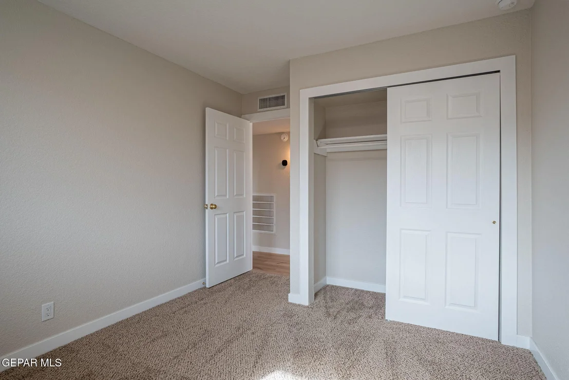 Photo of 3203 Shetland Road