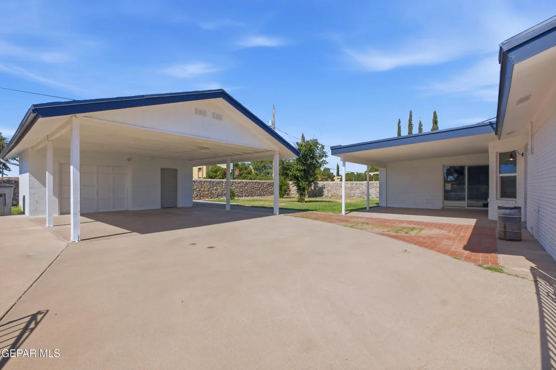 Photo of 8312 Mineola Drive