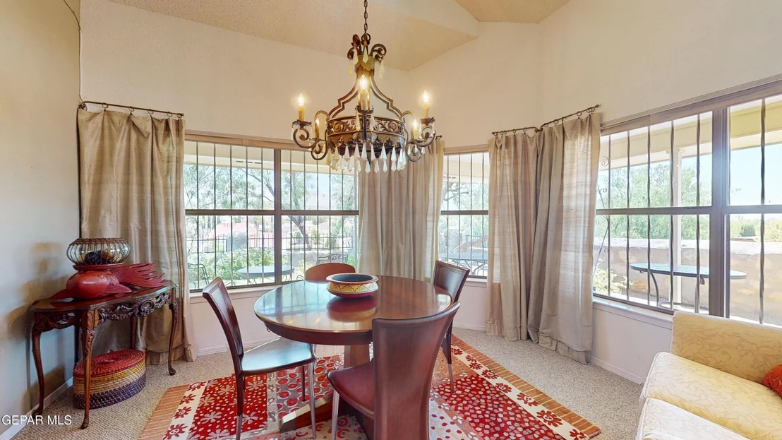 Photo of 724 CHELTENHAM Drive