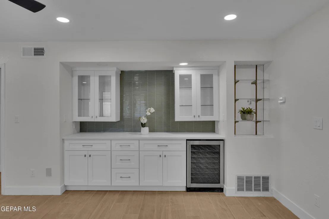 Photo of 1305 JAMES KELLEY Drive