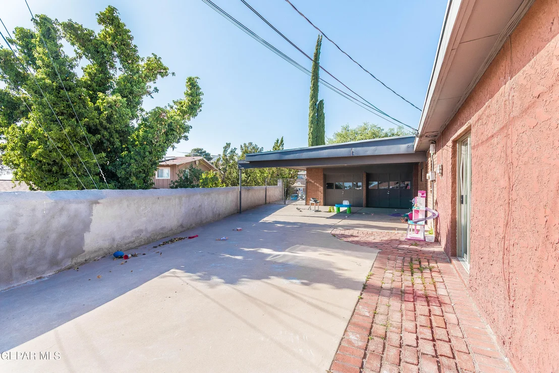 Photo of 5716 OAK CLIFF Drive