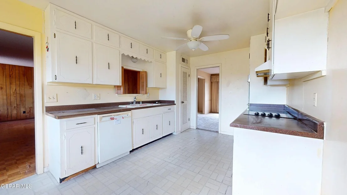 Photo of 720 SOMERSET Drive