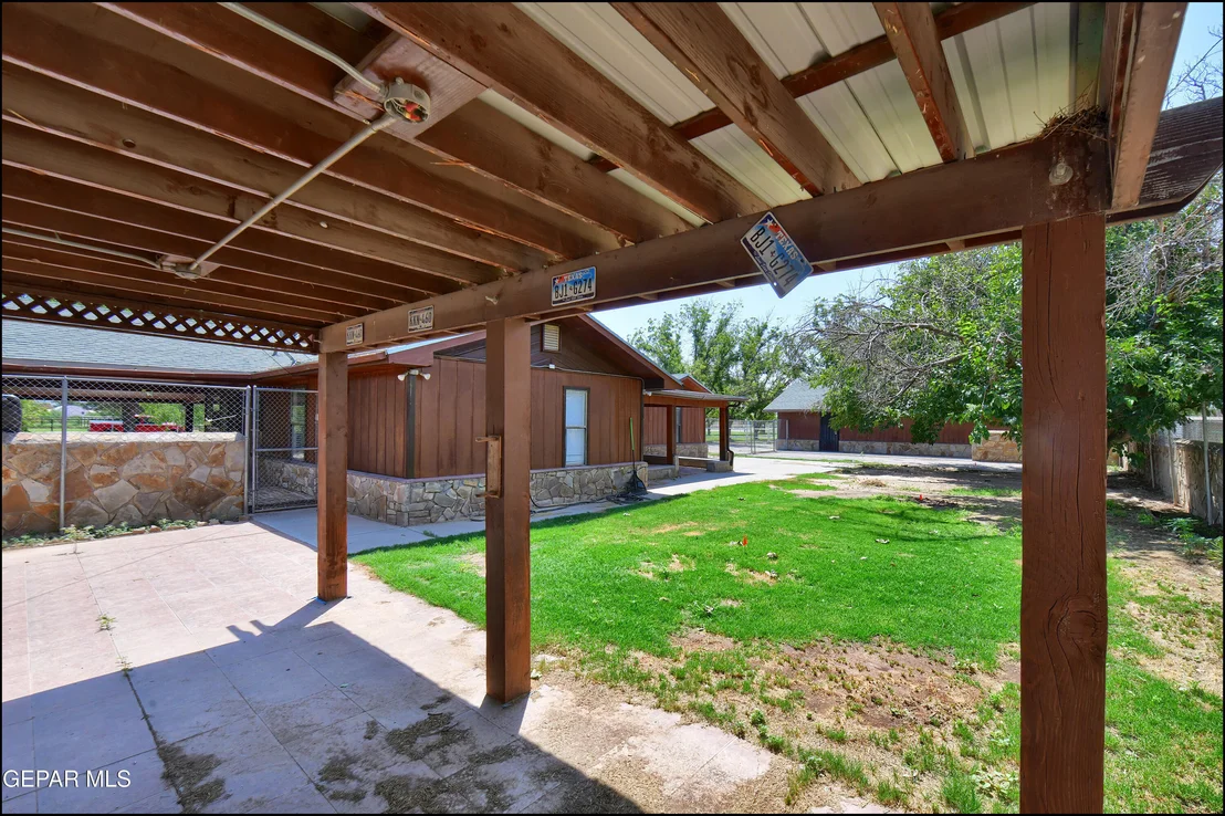 Photo of 6525 UPPER VALLEY Road