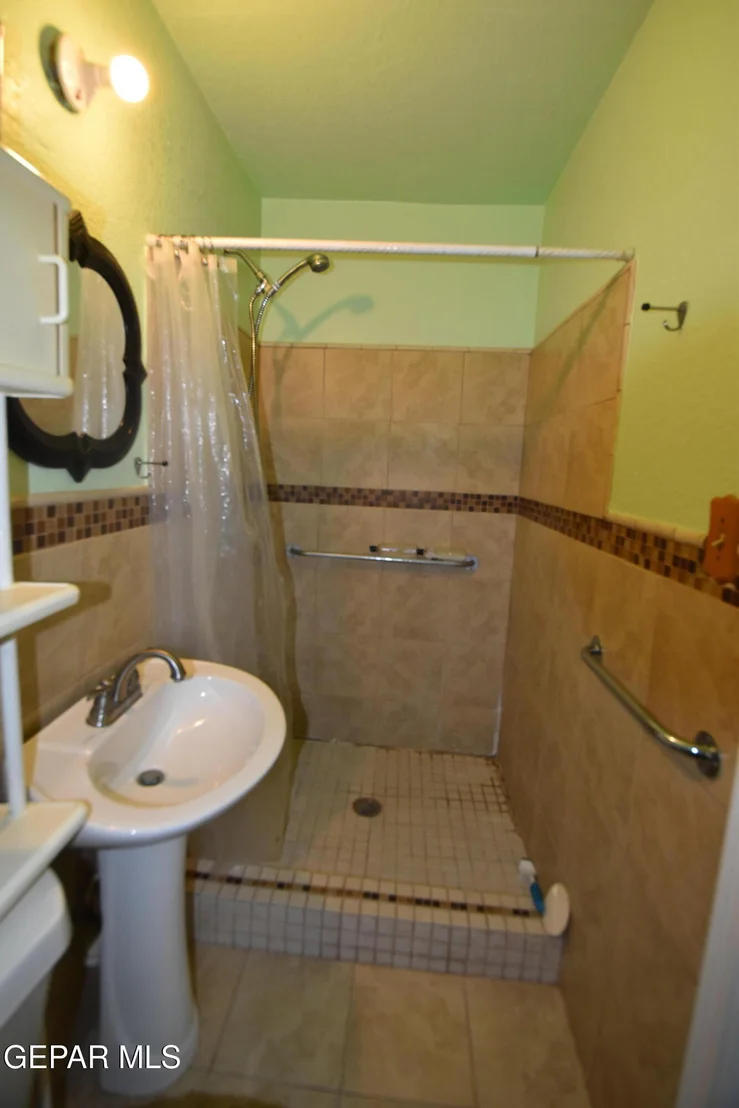 Photo of 1113 N Octavia Street