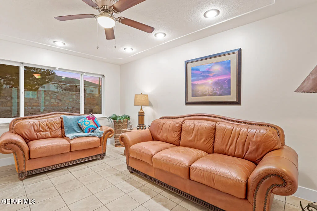 Photo of 10053 Foothill Drive