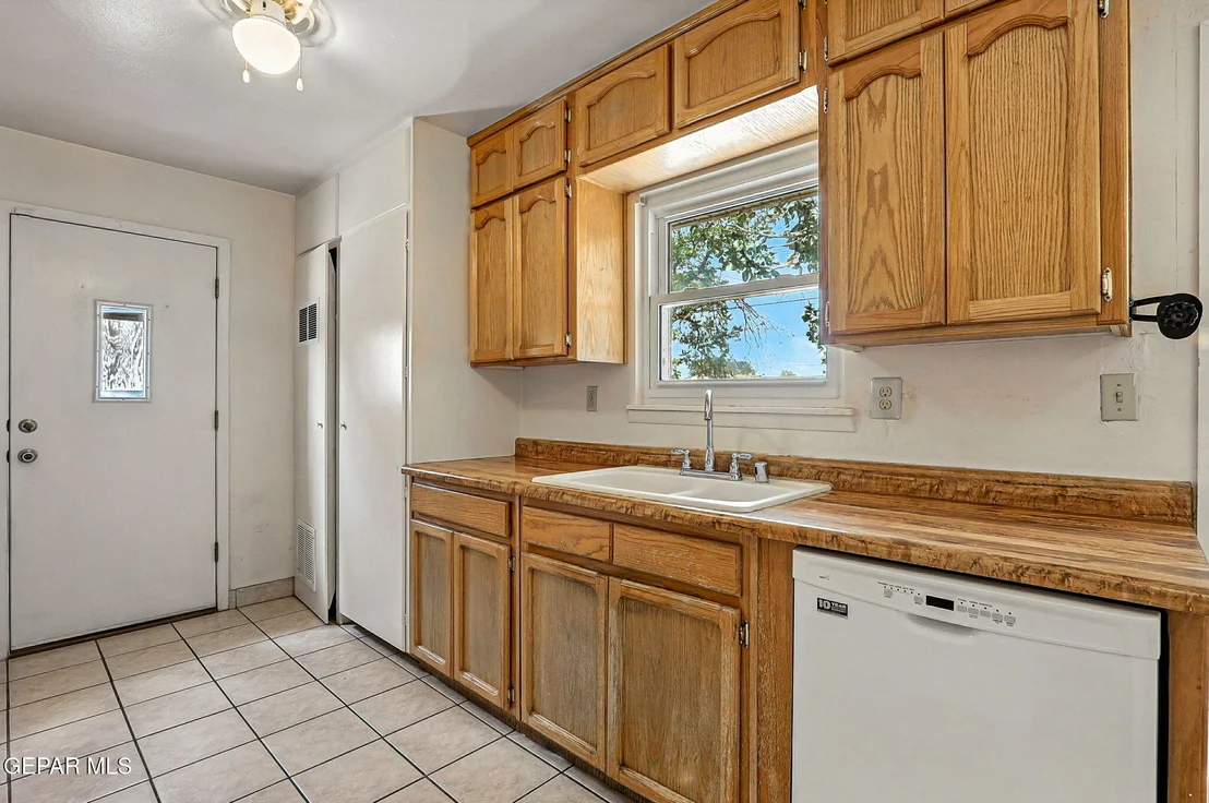Photo of 10113 CHEZELLE Drive