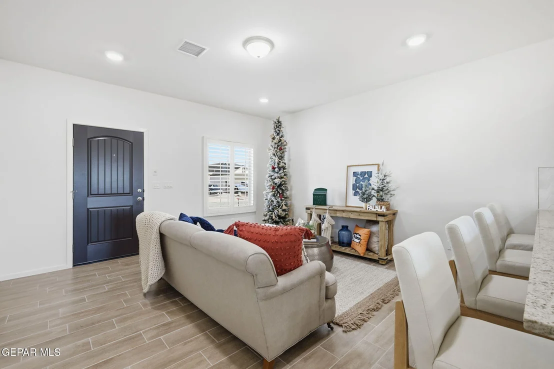 Photo of 13825 Summer Wave Avenue