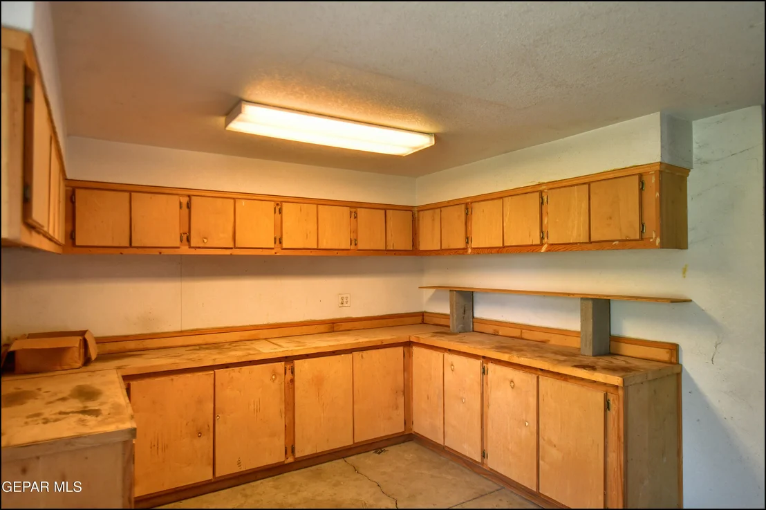 Photo of 6525 UPPER VALLEY Road
