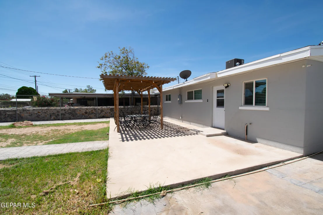Photo of 416 ENCINO Drive