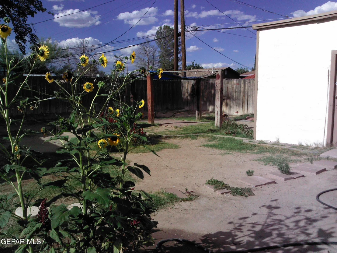 Photo of 500 TAMARISK Street