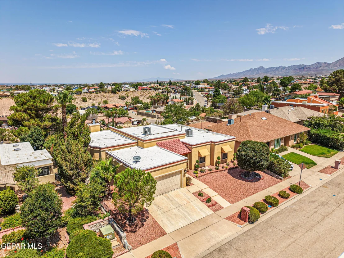 Photo of 7225 Rochester Drive