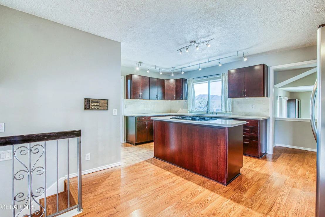 Photo of 2915 STONE EDGE Road