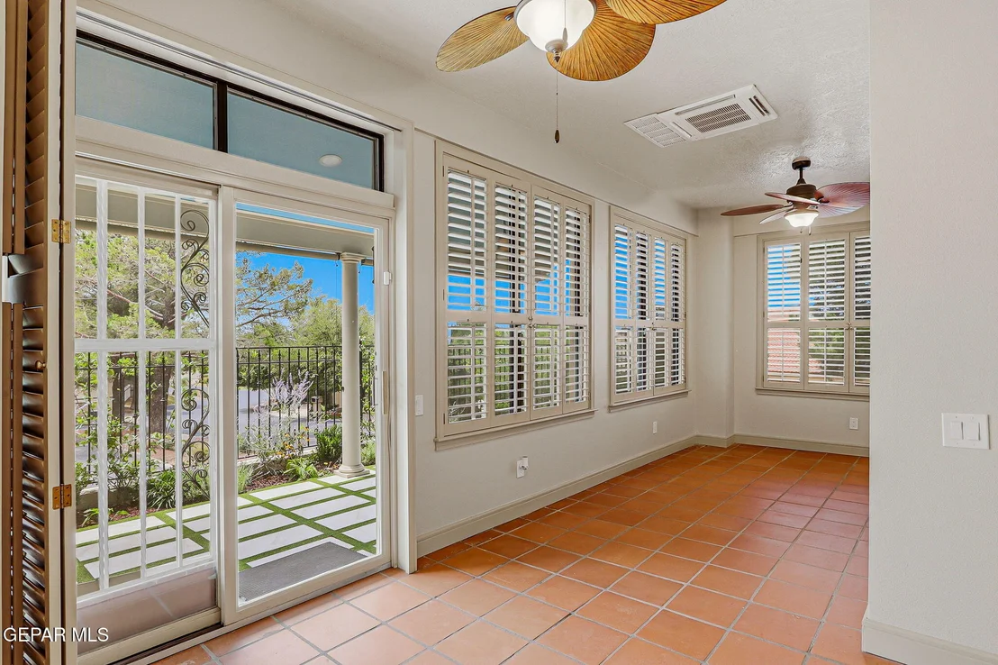 Photo of 1077 LOS JARDINES Circle