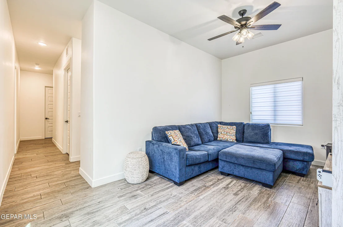 Photo of 5620 RIVER RUN Street