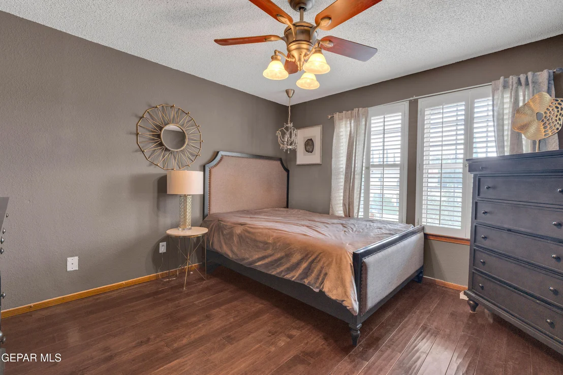 Photo of 2121 GREENLEE Drive