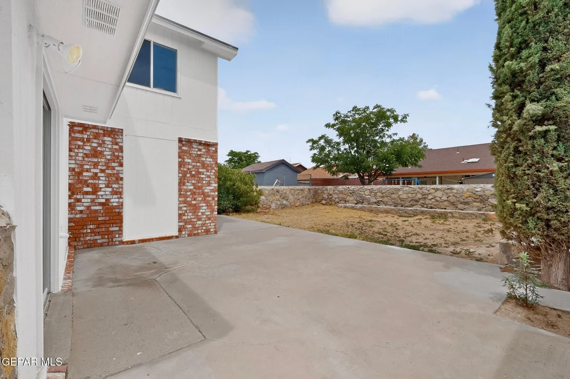 Photo of 12036 KINGS CREST Drive