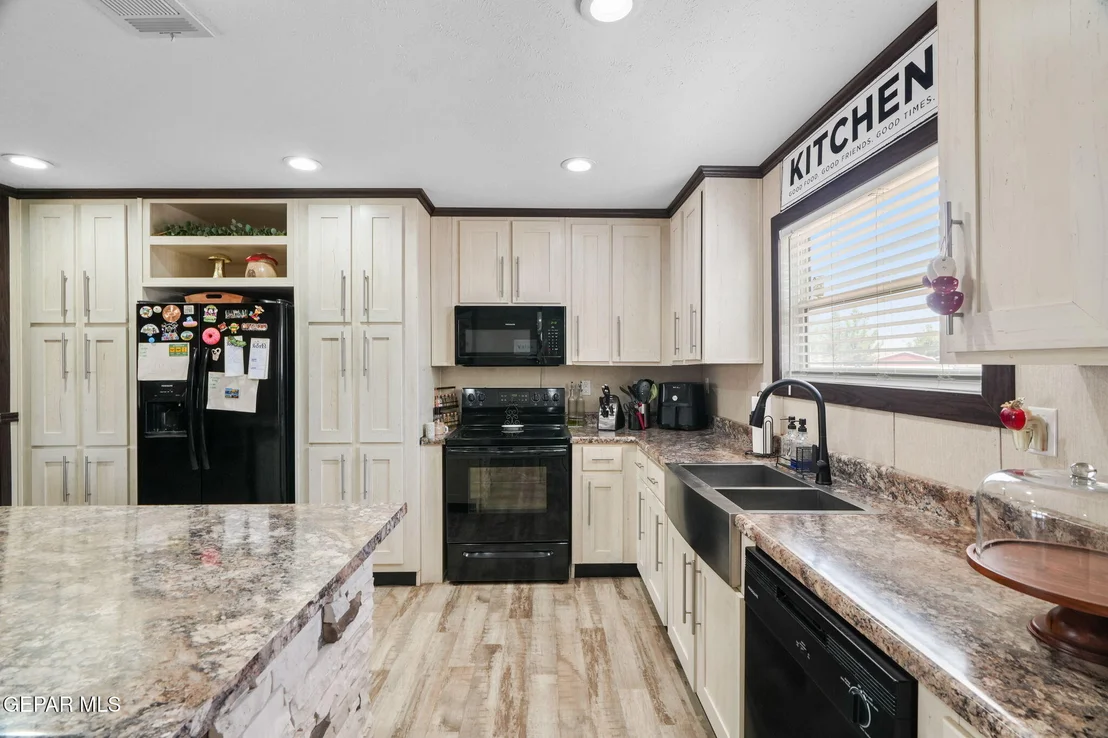 Photo of 3670 WHITETAIL DEER Drive