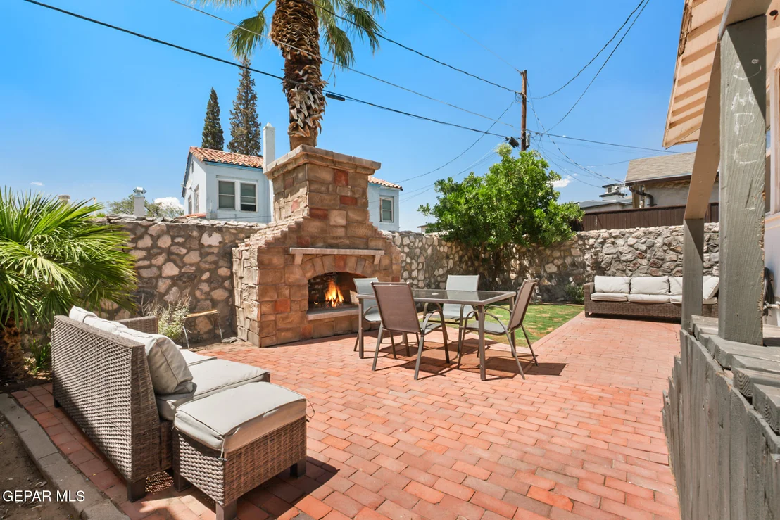 Photo of 1013 PARK Road
