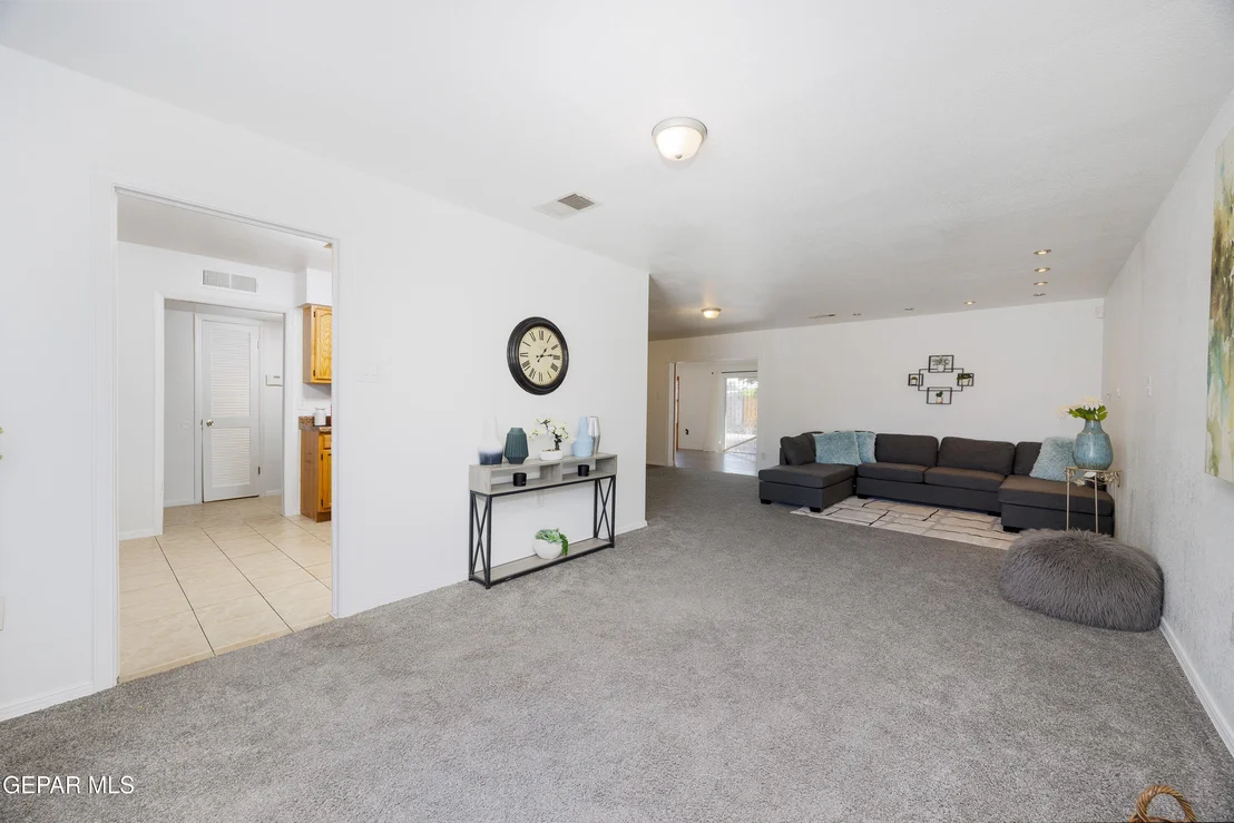 Photo of 9232 Morelia Road