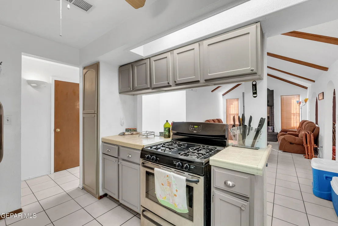Photo of 2901 EADS Place