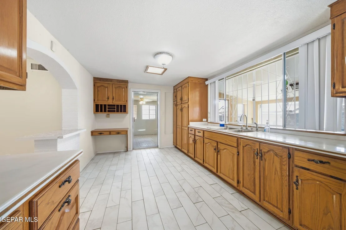 Photo of 5436 EDMONTON Avenue