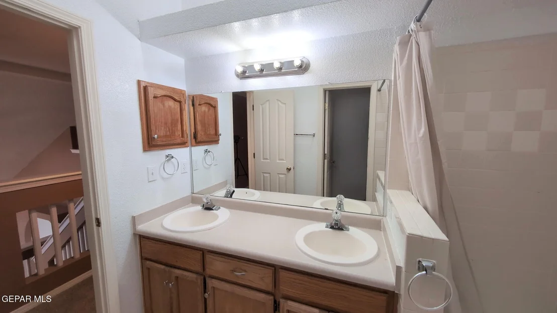 Photo of 5021 BALLINGER Drive