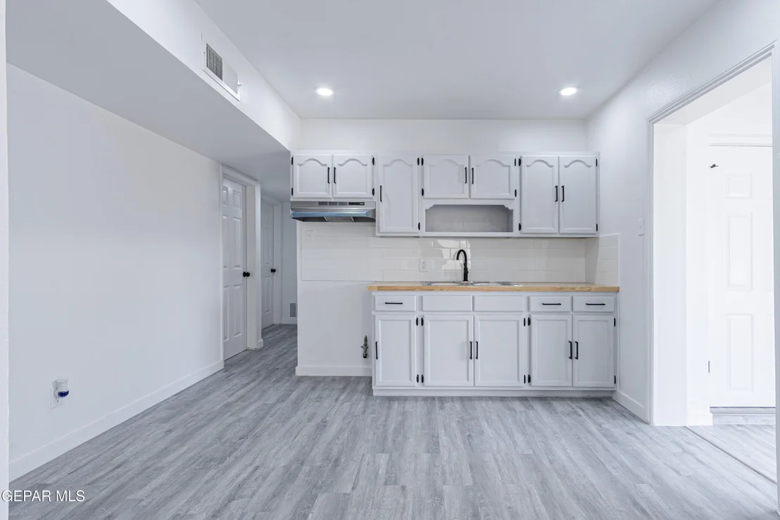 Photo of 460 CHESAK Circle