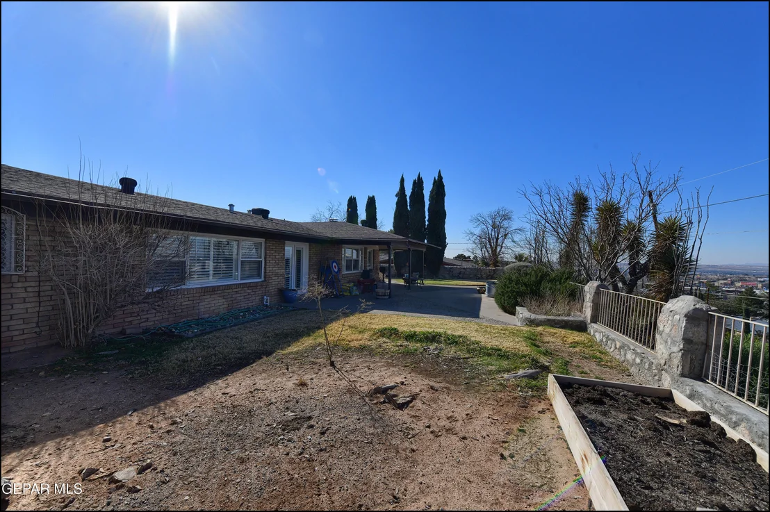 Photo of 411 CROWN POINT Drive