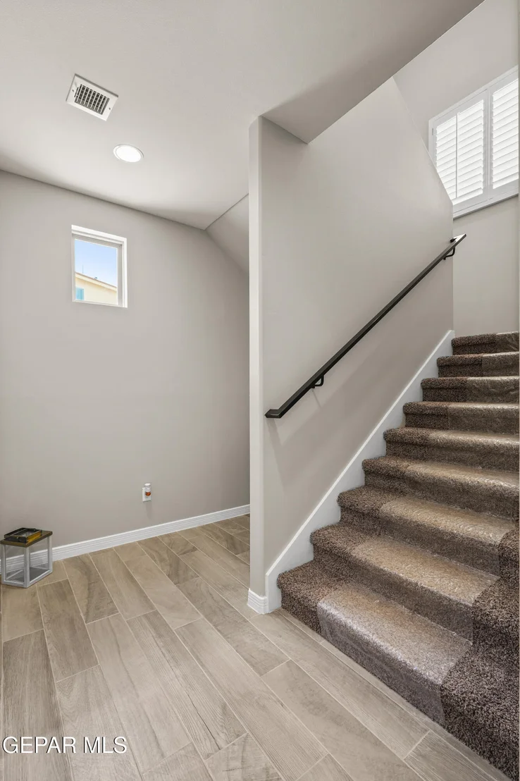 Photo of 12400 Amesbury