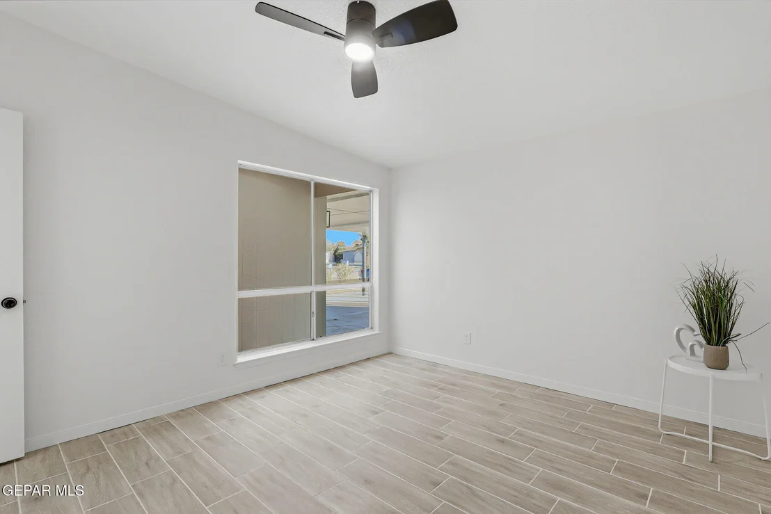 Photo of 113 W POINT Drive