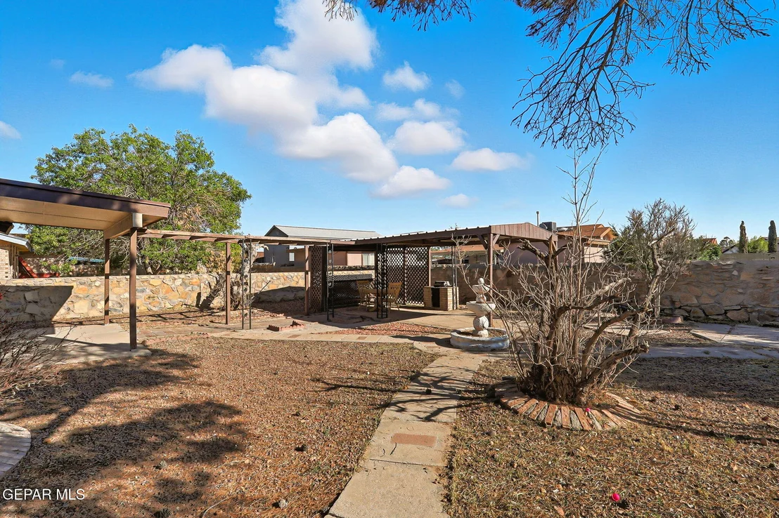 Photo of 15318 NORTHPORT Court