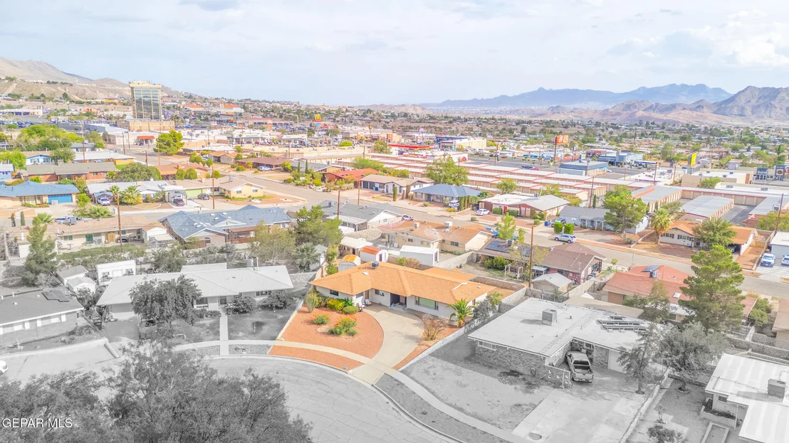 Photo of 224 VIKING Drive