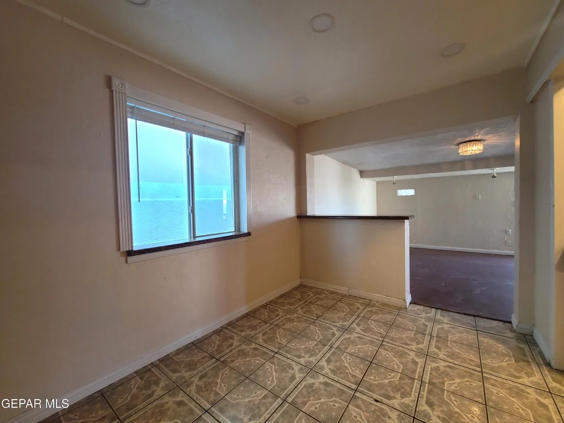 Photo of 1714 BANKER Road
