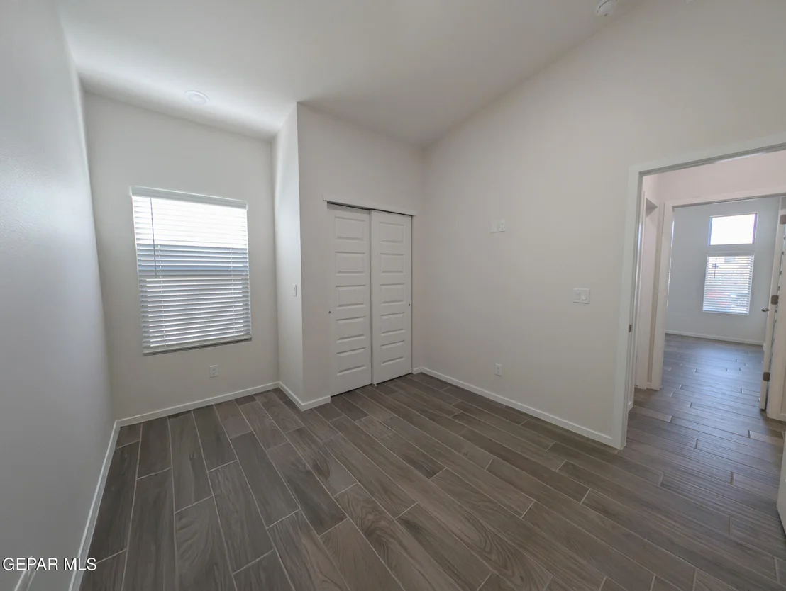 Photo of 980 Barbara Avenue