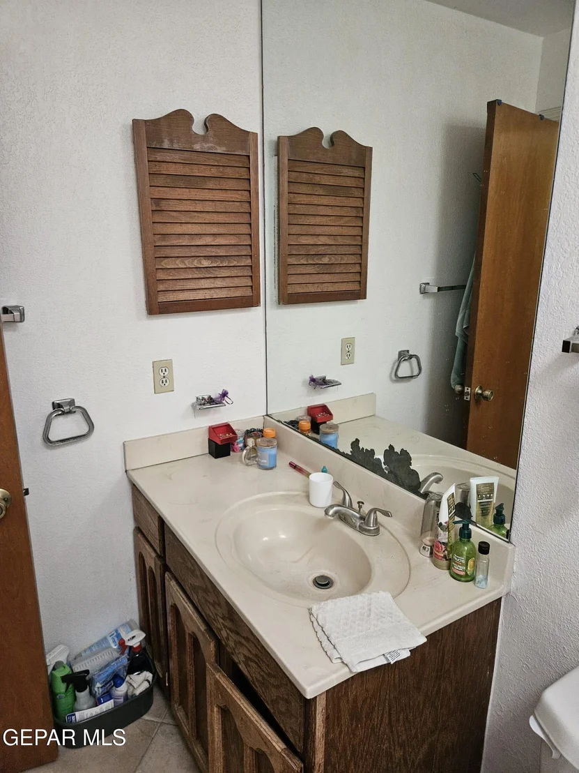 Photo of 704 ESPOLON Drive