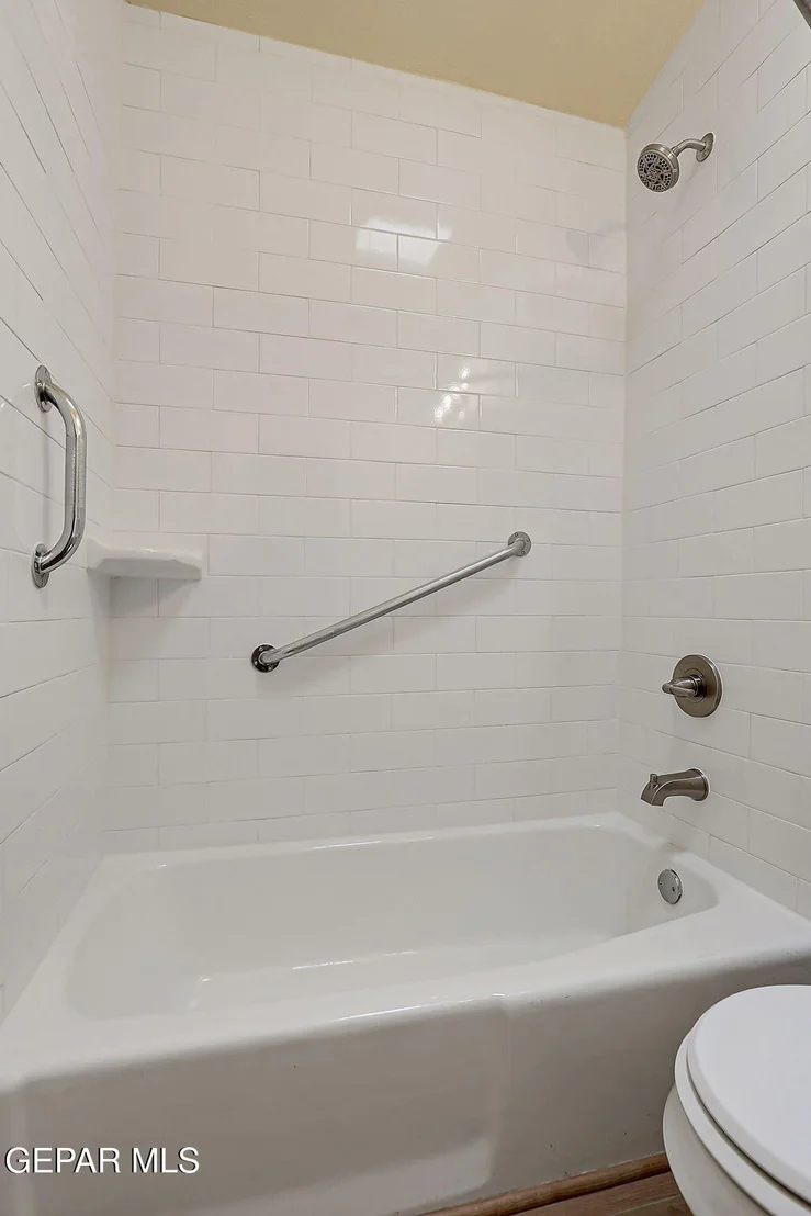 Photo of 10401 Springwood Drive