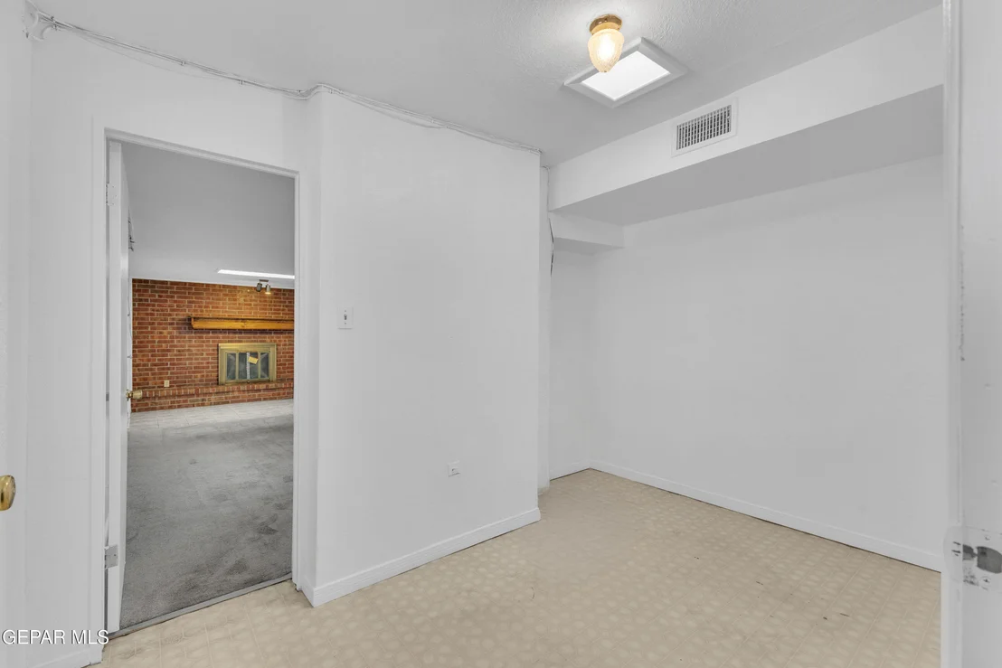 Photo of 1304 WAINWRIGHT Drive