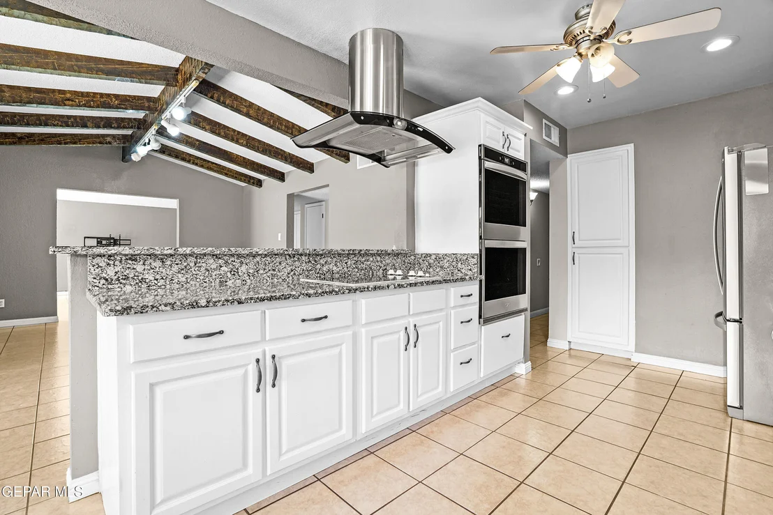 Photo of 700 DE LEON Drive