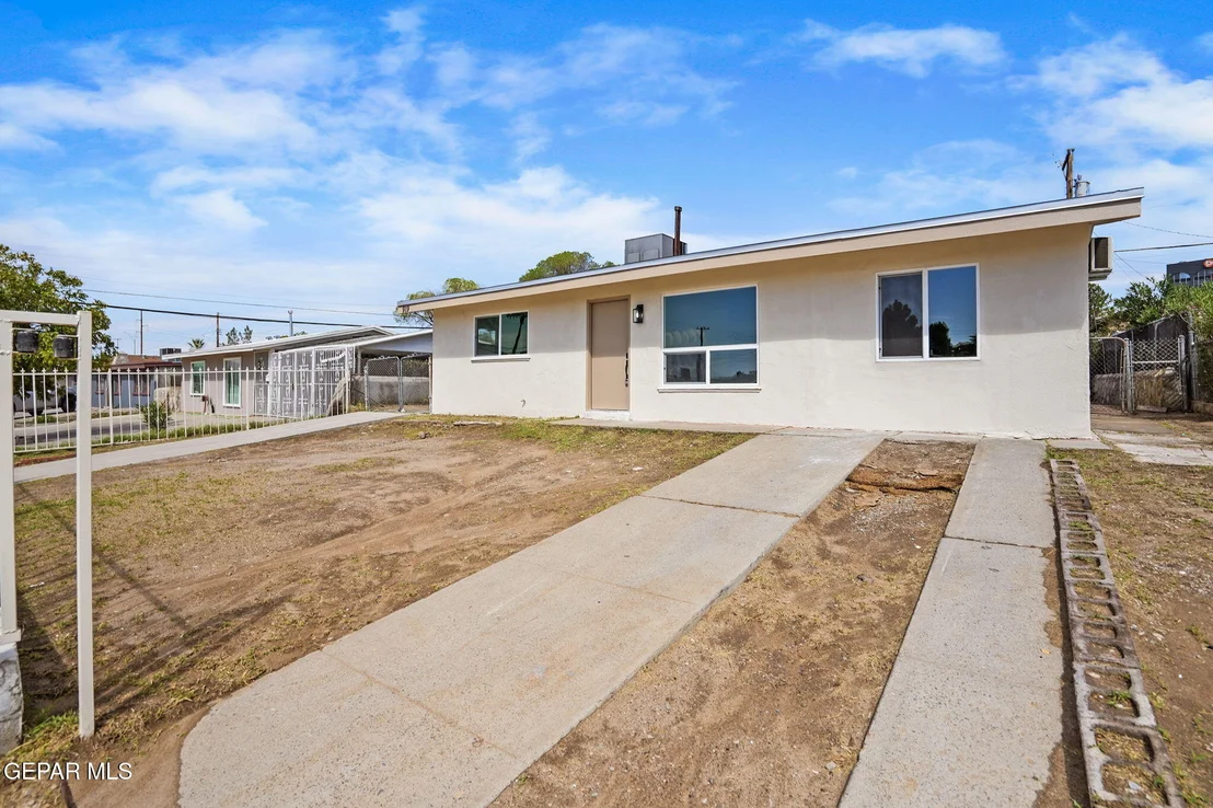 Photo of 919 N CLARK Drive