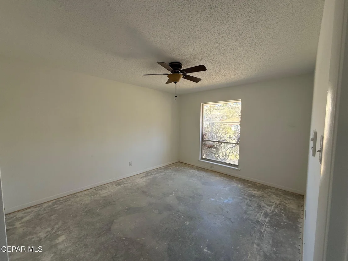 Photo of 5712 Oak Cliff Drive