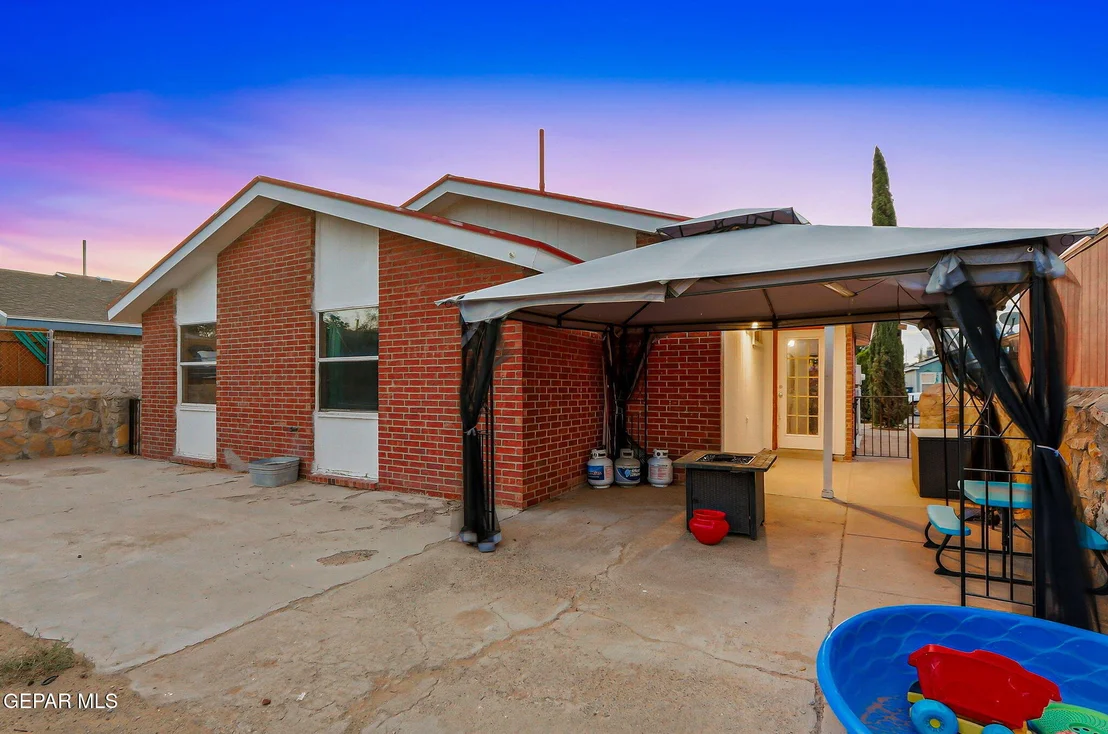 Photo of 11908 KINGS CREST Drive