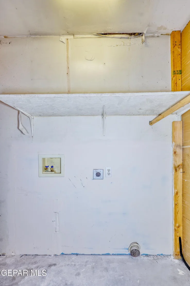 Photo of 7421 MINDORO Place