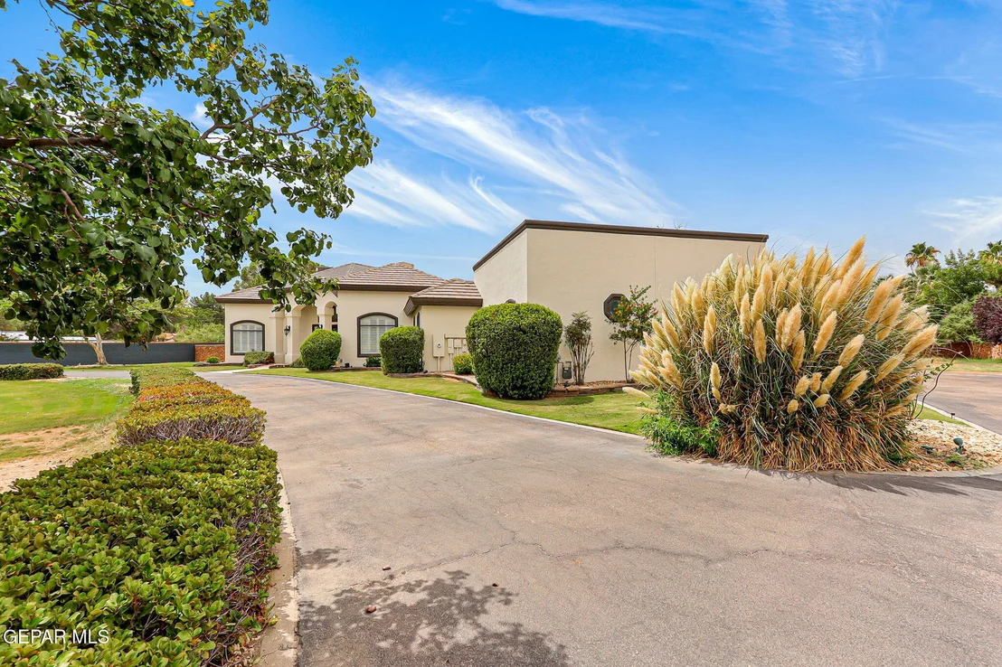 Photo of 5301 UPPER VALLEY Road