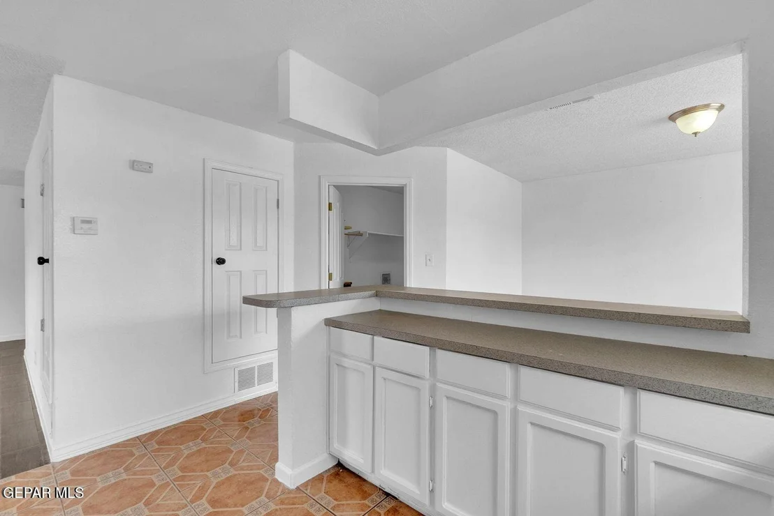 Photo of 1082 Mill Valley Road