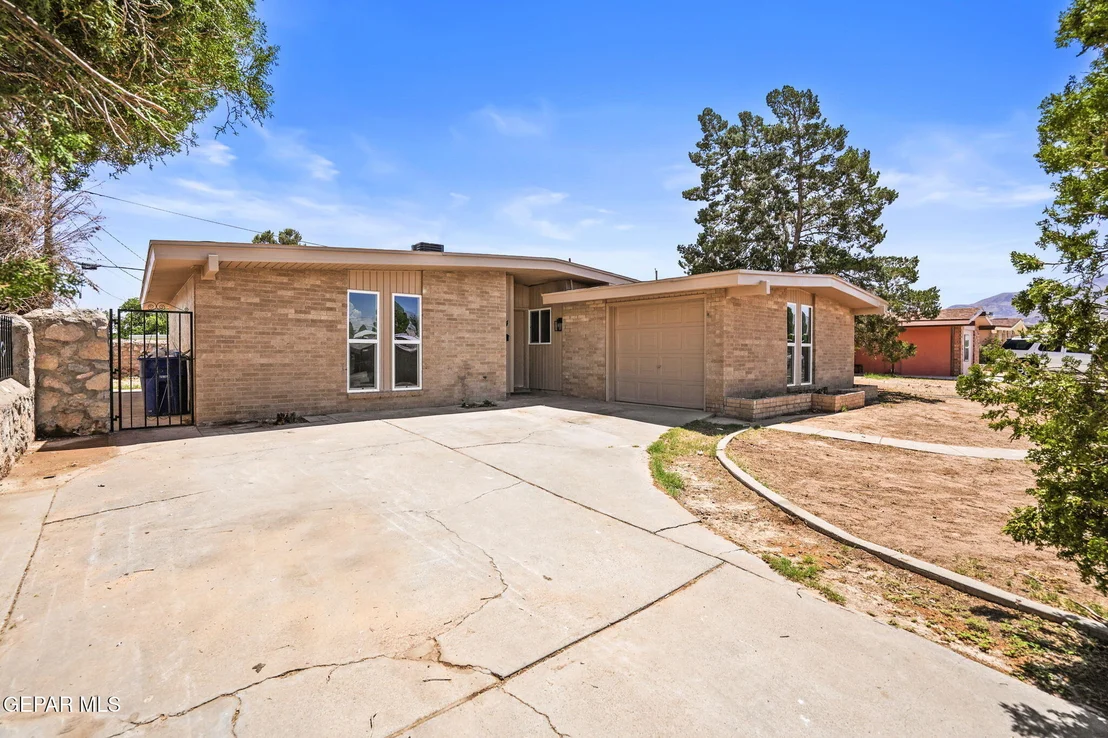 Photo of 6034 NAPLES Street